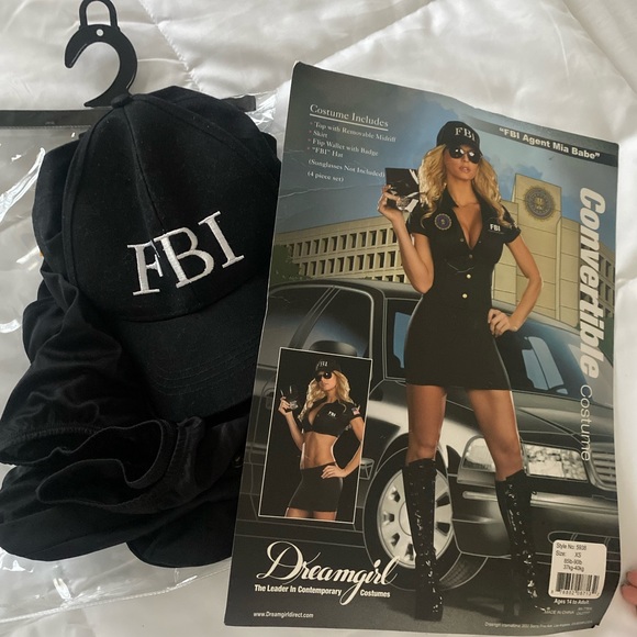 FBI babe custome - Picture 2 of 3